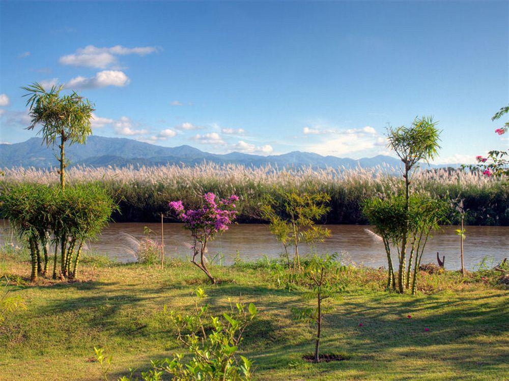 Maekok River Village Resort Mae Ai Екстер'єр фото