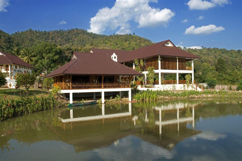 Maekok River Village Resort Mae Ai Екстер'єр фото
