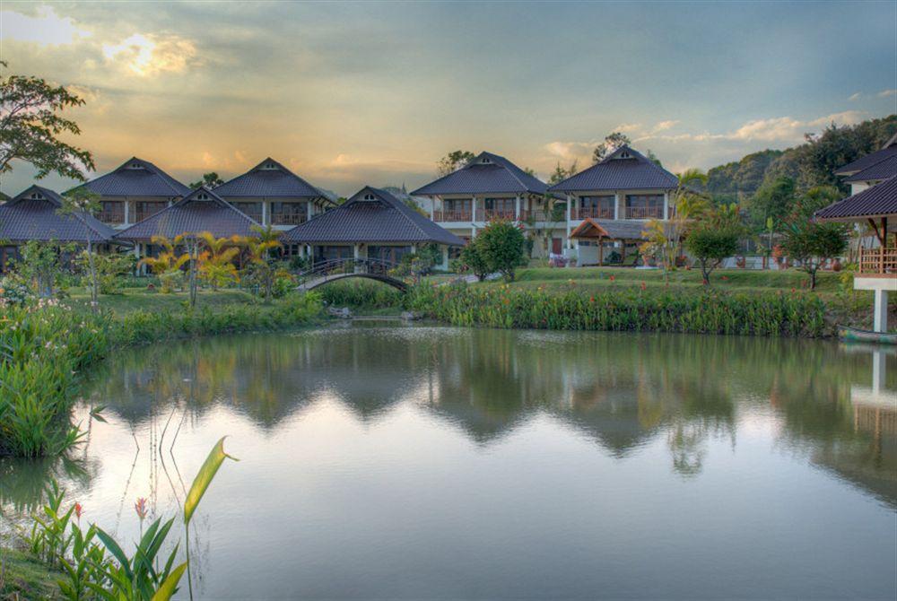 Maekok River Village Resort Mae Ai Екстер'єр фото